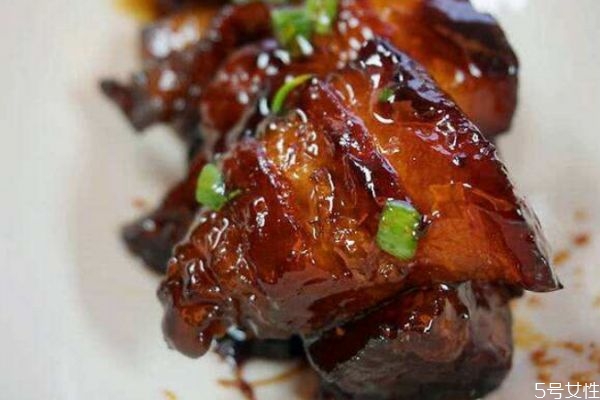 茶葉紅燒肉怎么做好吃 茶葉紅燒肉的美味做法 茶葉紅燒肉怎么做好吃 茶葉紅燒肉的美味做法