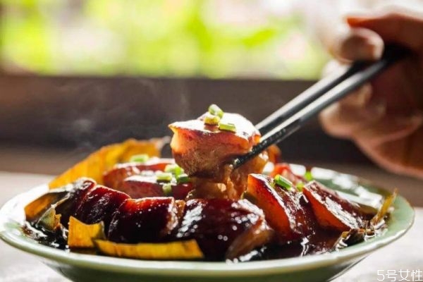 東坡肉怎么做好看又好吃 東坡肉肥而不膩的做法 東坡肉怎么做好看又好吃 東坡肉肥而不膩的做法