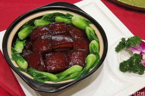 東坡肉怎么做好看又好吃 東坡肉肥而不膩的做法 東坡肉怎么做好看又好吃 東坡肉肥而不膩的做法