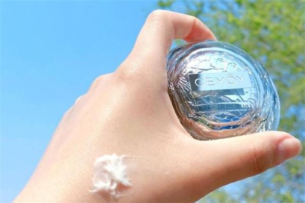 cemoy眼霜怎么查真?zhèn)?cemoy眼霜蓋子怎么打開 cemoy眼霜怎么查真?zhèn)?cemoy眼霜蓋子怎么打開