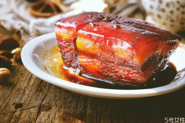 東坡肉選擇什么肉 什么肉適合做東坡肉 東坡肉選擇什么肉 什么肉適合做東坡肉