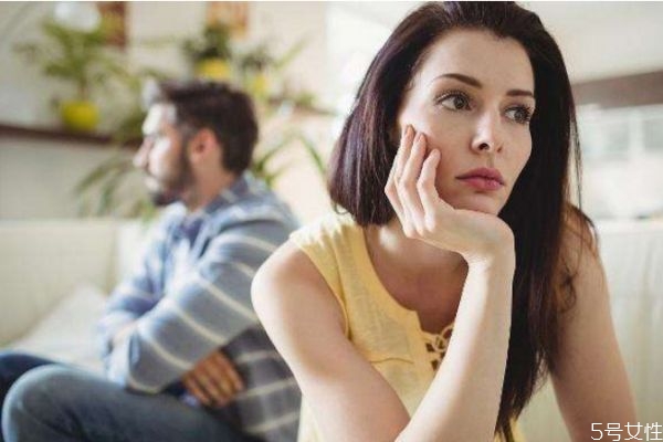 情侶怎么聊天才不無聊 情侶之間怎么聊天有趣 情侶怎么聊天才不無聊 情侶之間怎么聊天有趣