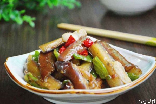 紅燒茄子的熱量高嗎 吃紅燒茄子會長胖嗎 紅燒茄子的熱量高嗎 吃紅燒茄子會長胖嗎