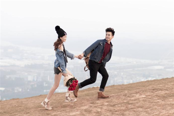 原生家庭不好的女生會(huì)嫁得好嗎 女人會(huì)因?yàn)樵彝タ只閱? alt=