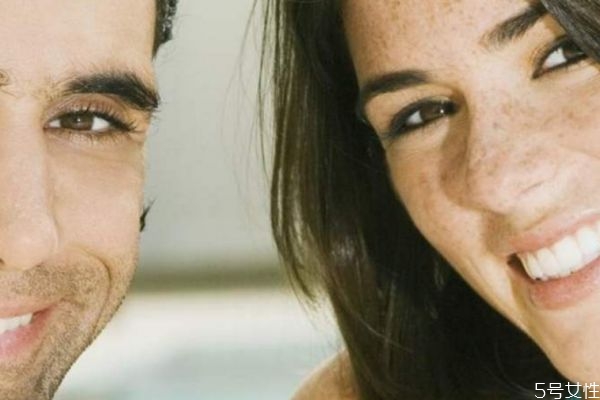 男士祛雀斑的小妙招 男士祛雀斑的小竅門 男士祛雀斑的小妙招 男士祛雀斑的小竅門