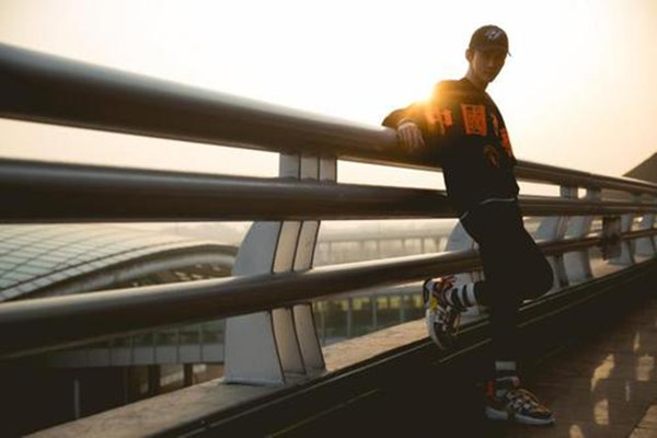 矮個(gè)子男生不適合穿什么褲子 矮個(gè)子男生怎么選褲子 矮個(gè)子男生不適合穿什么褲子 矮個(gè)子男生怎么選褲子