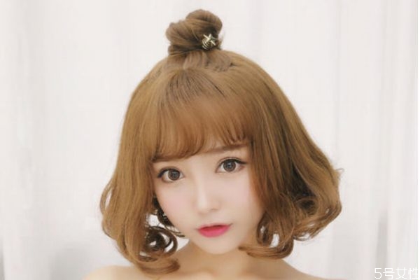 經(jīng)常戴假發(fā)的危害 經(jīng)常戴假發(fā)的壞處 經(jīng)常戴假發(fā)的危害 經(jīng)常戴假發(fā)的壞處