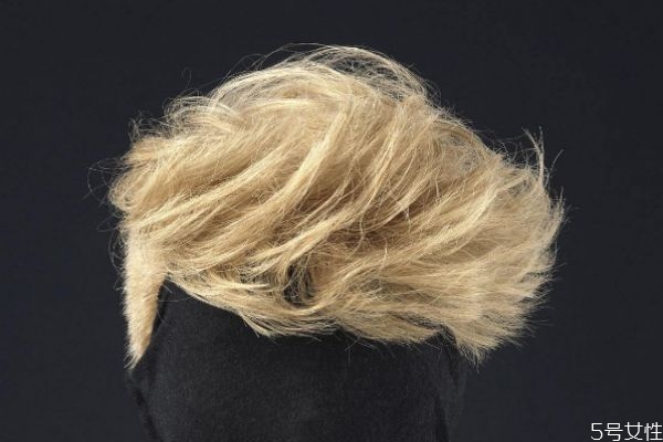 經(jīng)常戴假發(fā)的危害 經(jīng)常戴假發(fā)的壞處 經(jīng)常戴假發(fā)的危害 經(jīng)常戴假發(fā)的壞處