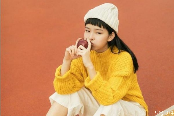 冷戰(zhàn)女生該不該主動(dòng) 男生冷戰(zhàn)能堅(jiān)持多少天 冷戰(zhàn)女生該不該主動(dòng) 男生冷戰(zhàn)能堅(jiān)持多少天