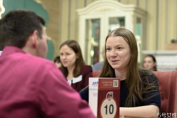 嘴笨如何聊天 嘴笨處對象都聊些什么 嘴笨如何聊天 嘴笨處對象都聊些什么