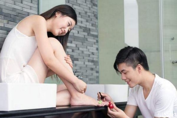 再婚家庭怎么做才能幸福 再婚家庭幸福的方法 再婚家庭怎么做才能幸福 再婚家庭幸福的方法