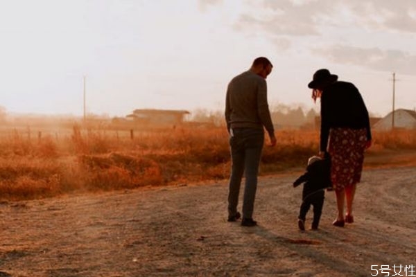 夫妻三觀是哪三觀 夫妻三觀不合的具體表現(xiàn) 夫妻三觀是哪三觀 夫妻三觀不合的具體表現(xiàn)