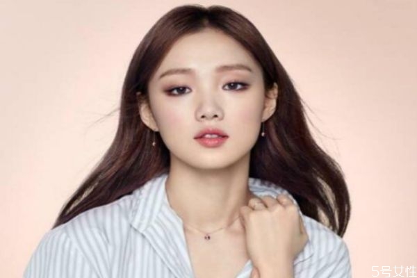 混合性皮膚去痘的方法 混合性皮膚如何祛痘 混合性皮膚去痘的方法 混合性皮膚如何祛痘