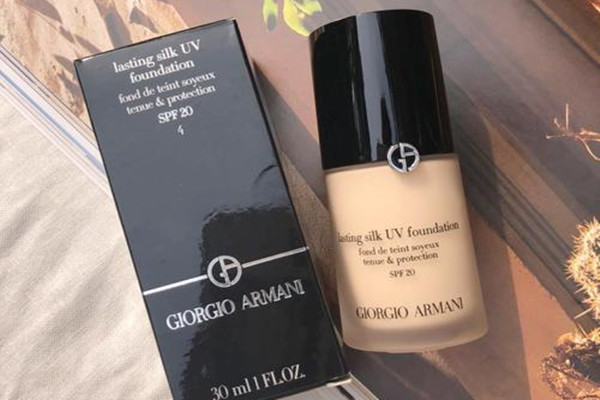 怎樣防止粉底液堵塞毛孔 防止粉底液堵塞毛孔的方法 怎樣防止粉底液堵塞毛孔 防止粉底液堵塞毛孔的方法