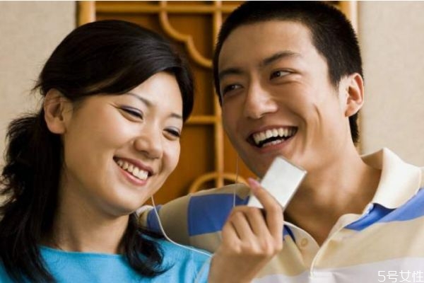 夫妻感情變淡的表現(xiàn) 怎么分辨夫妻感情是不是變淡 夫妻感情變淡的表現(xiàn) 怎么分辨夫妻感情是不是變淡