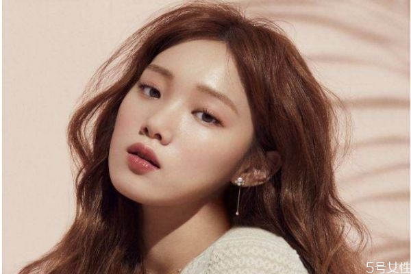 混合性皮膚怎么保養(yǎng) 混合性皮膚如何護(hù)理 混合性皮膚怎么保養(yǎng) 混合性皮膚如何護(hù)理