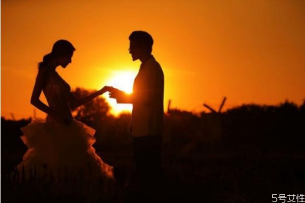 男人有外遇的幾種表現(xiàn) 處理出軌正確做法 男人有外遇的幾種表現(xiàn) 處理出軌正確做法