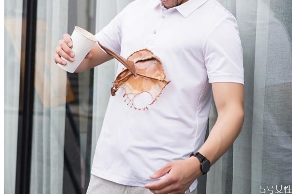 t恤怎么晾曬肩部不變形 t恤晾曬肩部不變形的方法 t恤怎么晾曬肩部不變形 t恤晾曬肩部不變形的方法