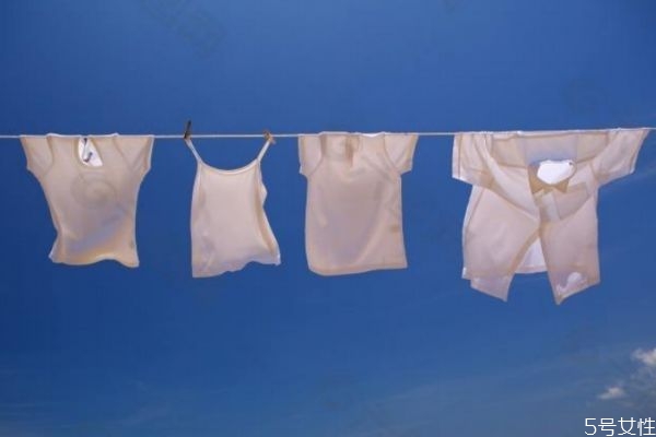 t恤怎么晾曬肩部不變形 t恤晾曬肩部不變形的方法 t恤怎么晾曬肩部不變形 t恤晾曬肩部不變形的方法