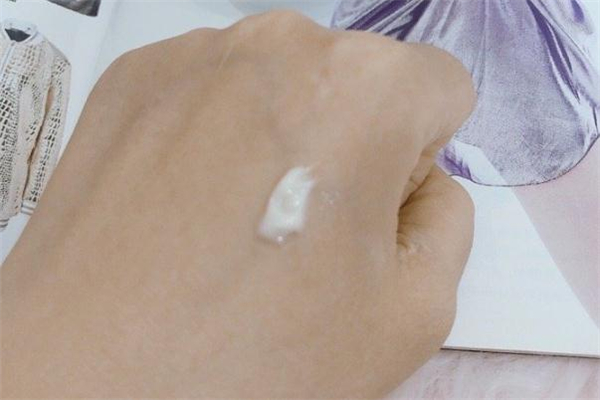 uniskin優(yōu)時顏眼霜怎么樣 優(yōu)時顏眼霜好用嗎 uniskin優(yōu)時顏眼霜怎么樣 優(yōu)時顏眼霜好用嗎