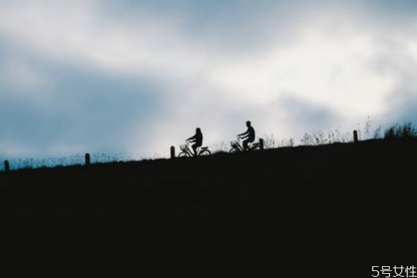 男人能徹底忘了情人嗎 婚外情男人的幾個階段 男人能徹底忘了情人嗎 婚外情男人的幾個階段