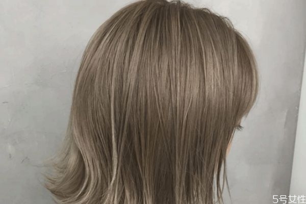 染頭發(fā)的可以染眉毛嗎 染發(fā)膏可以用來染眉毛嗎 染頭發(fā)的可以染眉毛嗎 染發(fā)膏可以用來染眉毛嗎