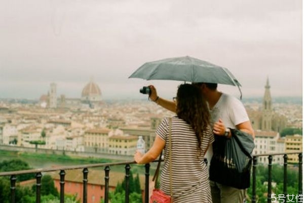 男人出軌抓痕一般在哪 一個(gè)男人出軌的表現(xiàn) 男人出軌抓痕一般在哪 一個(gè)男人出軌的表現(xiàn)