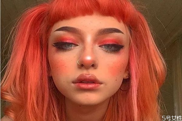 頭發(fā)爆頂可以染第二次嗎 剛?cè)镜念^發(fā)爆頂怎么辦 頭發(fā)爆頂可以染第二次嗎 剛?cè)镜念^發(fā)爆頂怎么辦