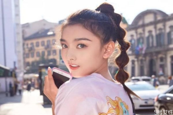 夏天頭發(fā)怎么扎簡(jiǎn)單又涼快 夏天頭發(fā)怎么扎起來(lái)好看 夏天頭發(fā)怎么扎簡(jiǎn)單又涼快 夏天頭發(fā)怎么扎起來(lái)好看