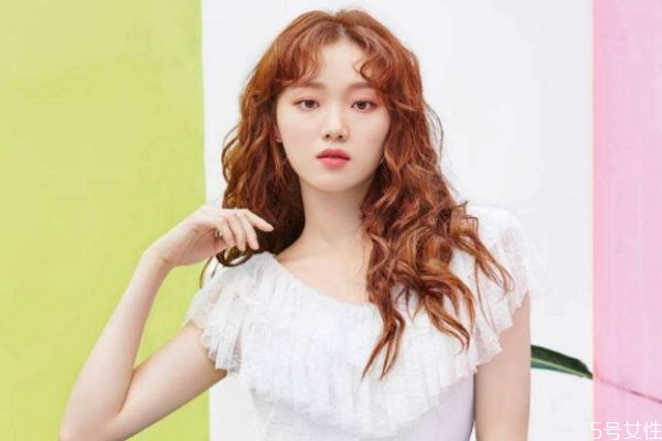 一星期頭發(fā)能長1cm嗎 用什么可以讓頭發(fā)長得更快 一星期頭發(fā)能長1cm嗎 用什么可以讓頭發(fā)長得更快