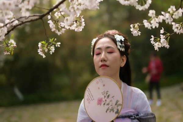 男人藕斷絲連要原諒嗎 男人藕斷絲連是渣男嗎 男人藕斷絲連要原諒嗎 男人藕斷絲連是渣男嗎