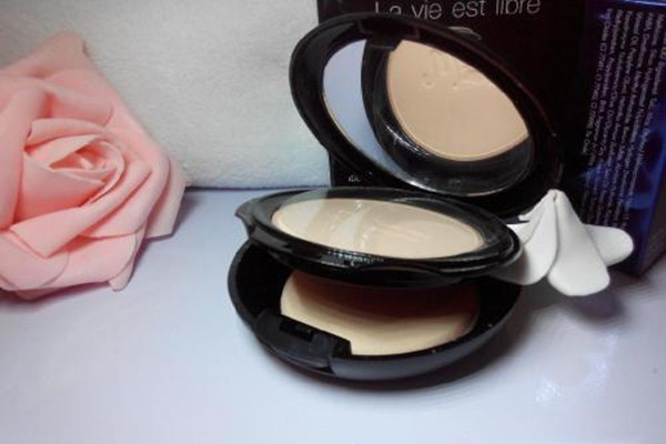 mistine羽翼粉餅干濕兩用的方法 mistine羽翼粉餅的特點 mistine羽翼粉餅干濕兩用的方法 mistine羽翼粉餅的特點