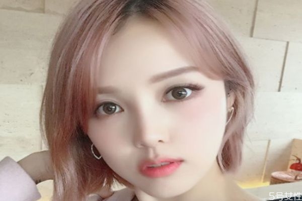 額頭窄適合留空氣劉海嗎 你適合露額頭還是留劉海 額頭窄適合留空氣劉海嗎 你適合露額頭還是留劉海