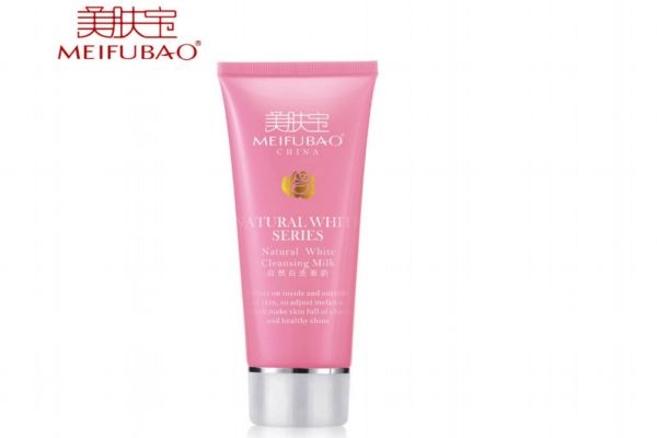 沒卸妝直接用洗面奶會(huì)怎么樣 不卸妝用洗面奶洗臉可以嗎 沒卸妝直接用洗面奶會(huì)怎么樣 不卸妝用洗面奶洗臉可以嗎