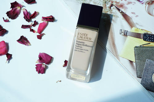 雅詩蘭黛新沁水粉底液介紹 雅詩蘭黛新沁水粉底液怎樣辨別真假 雅詩蘭黛新沁水粉底液介紹 雅詩蘭黛新沁水粉底液怎樣辨別真假