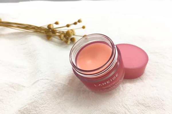 怎么判斷臉上有沒有角質(zhì) 判斷臉上有無角質(zhì)的方法 怎么判斷臉上有沒有角質(zhì) 判斷臉上有無角質(zhì)的方法