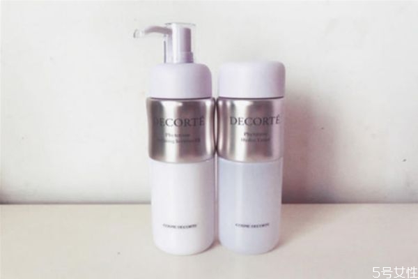 黛珂植物欣韻和植物韻律一樣嗎 黛珂植物韻律水乳適合年齡 黛珂植物欣韻和植物韻律一樣嗎 黛珂植物韻律水乳適合年齡