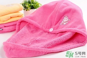 如何自制一個干發(fā)帽？如何用毛巾自制干發(fā)帽