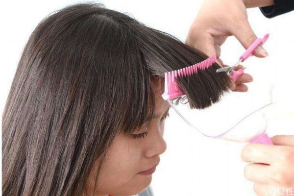 劉海神器怎么用 剪劉海神器的使用方法 劉海神器怎么用 剪劉海神器的使用方法