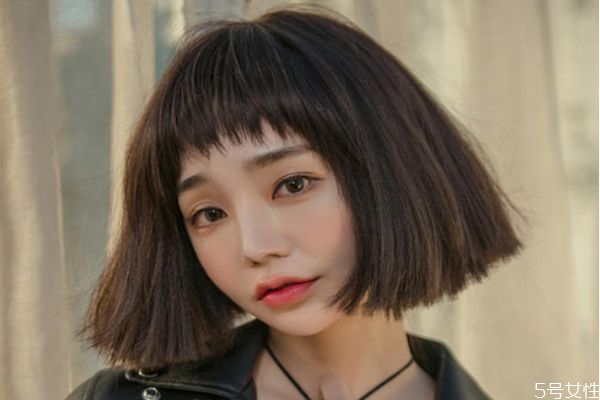 短劉海怎么剪 短發(fā)狗啃劉海怎么剪 短劉海怎么剪 短發(fā)狗啃劉海怎么剪