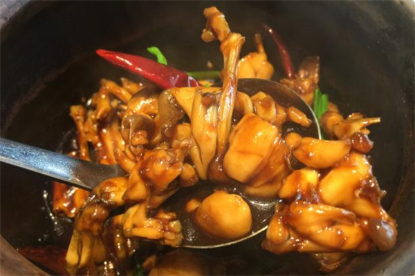 田雞不能和什么一起吃 田雞什么人不能吃 田雞不能和什么一起吃 田雞什么人不能吃