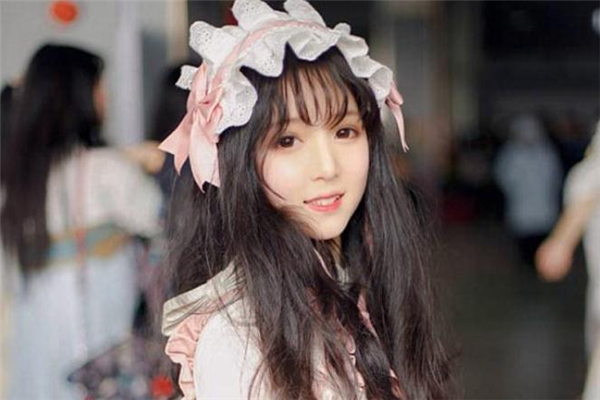 洛麗塔發(fā)帶怎么戴 洛麗塔發(fā)帶的戴法 洛麗塔發(fā)帶怎么戴 洛麗塔發(fā)帶的戴法