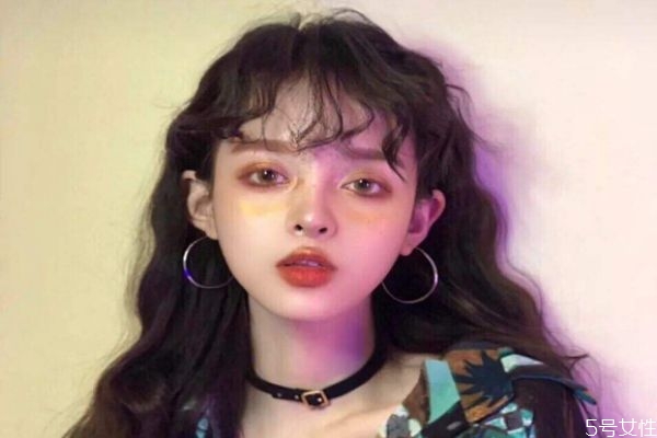 泰迪劉海是什么意思 泰迪卷劉海適合什么臉型 泰迪劉海是什么意思 泰迪卷劉海適合什么臉型