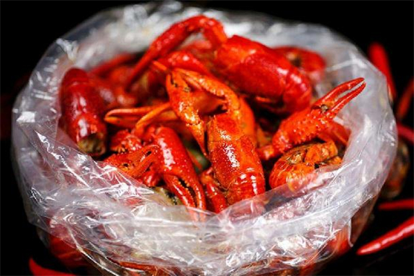 口味蝦和啤酒能一起吃嗎 吃口味蝦能喝啤酒嗎 口味蝦和啤酒能一起吃嗎 吃口味蝦能喝啤酒嗎