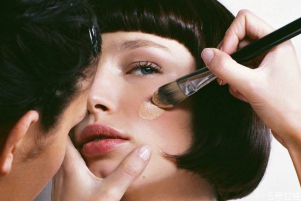 怎么讓底妝干凈 底妝起皮怎么辦 怎么讓底妝干凈 底妝起皮怎么辦