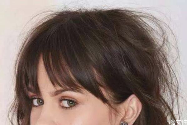 短劉海怎么剪 短發(fā)狗啃劉海怎么剪 短劉海怎么剪 短發(fā)狗啃劉海怎么剪