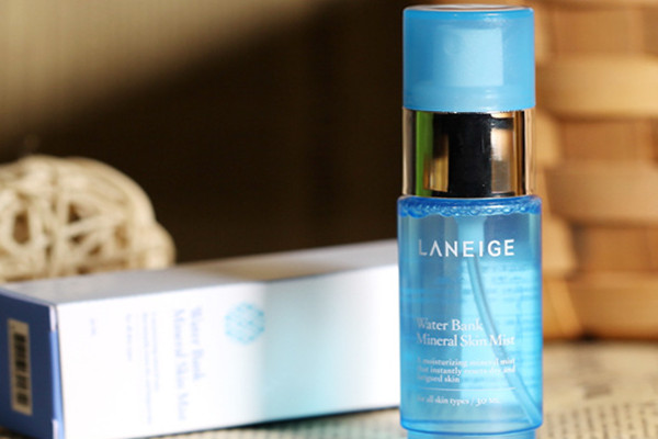 蘭芝水酷潤(rùn)顏礦物水噴霧的優(yōu)點(diǎn) 蘭芝水酷潤(rùn)顏礦物水噴霧功效