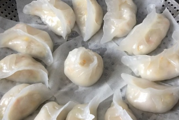 水晶蒸餃怎么做 水晶蒸餃怎么吃好吃 水晶蒸餃怎么做 水晶蒸餃怎么吃好吃