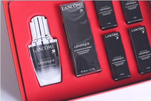 蘭蔻小黑瓶能和精華液一起用嗎 小黑瓶怎么用效果好 蘭蔻小黑瓶能和精華液一起用嗎 小黑瓶怎么用效果好