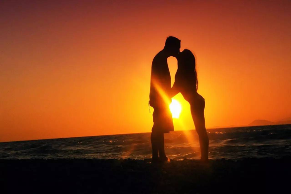 沒有戀愛經(jīng)驗的女生怎樣追男生 沒有戀愛經(jīng)驗的女生追男生的方法 沒有戀愛經(jīng)驗的女生怎樣追男生 沒有戀愛經(jīng)驗的女生追男生的方法